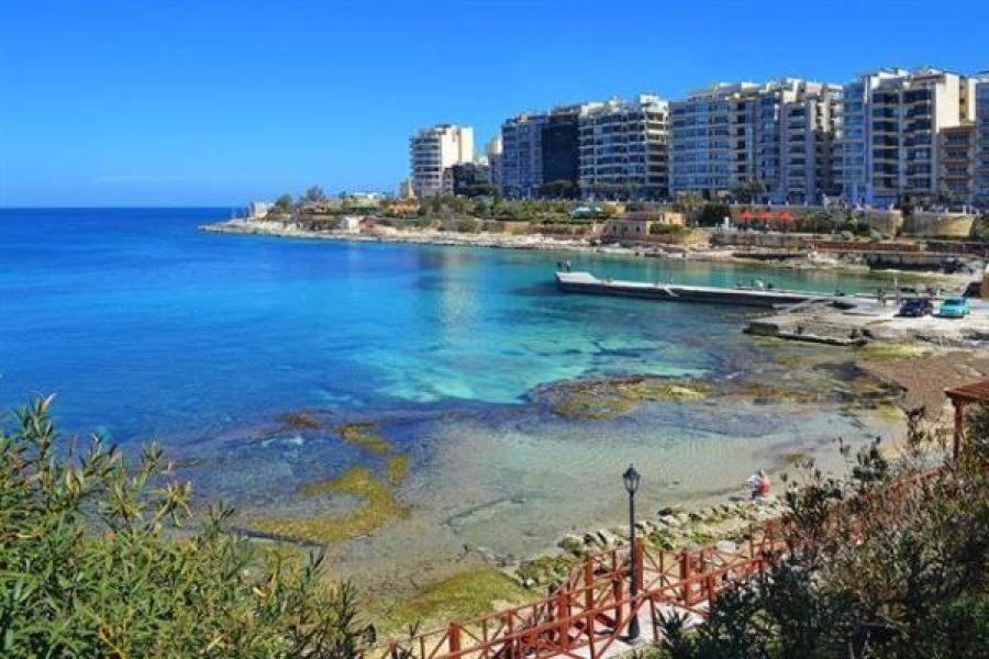 Cosy Apartment Steps To St George'S Bay Saint Julian's Eksteriør bilde